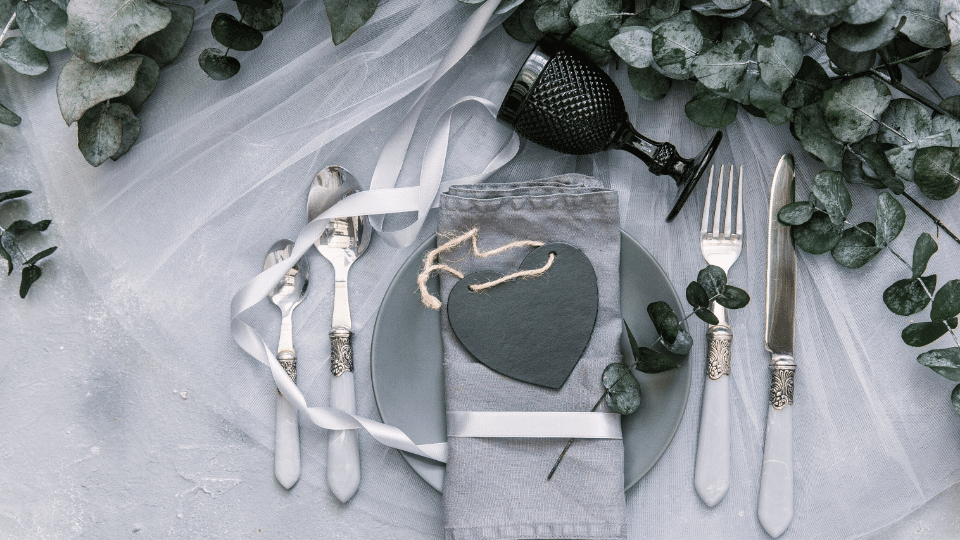 Mesa oscura de bodas