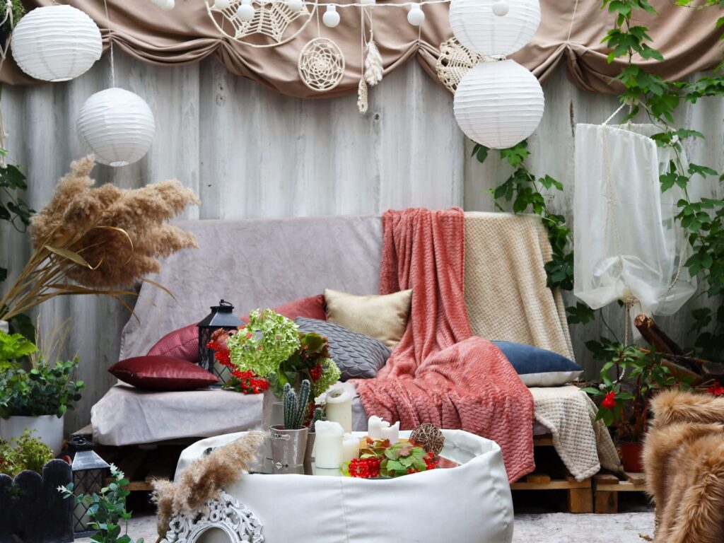 Zona de descanso de boda boho