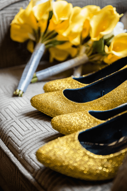 zapatos dorados